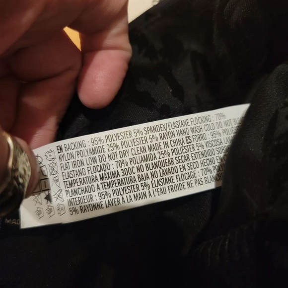 Forever 21 black velvet leopard cheetah animal print flowy mini skirt S - Picture 6 of 6